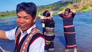 Am&iacute; Mang - Adoh Jrai Moak 