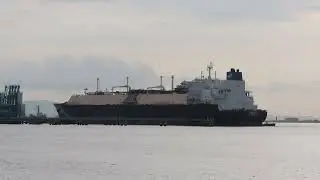 SM ALBATROSS　離岸・出港　LNGタンカー(Liquefied Natural Gas Tanker)
