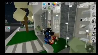 Robbing houses in Roblox Brookhaven. (Collab with Robux_ cool_ vat19 fan)
