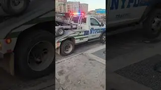 NYPD Starts towing early. Better get your car! 🚗🧑&zwj;✈️ #police #car #automobile #newyork