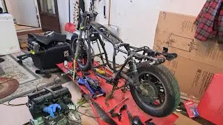1982 Yamaha XJ1100 bobber/bagger build episode 8 engine removal