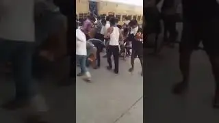 Watch: Train passengers loot grocery at railway station l Lockdown 2020