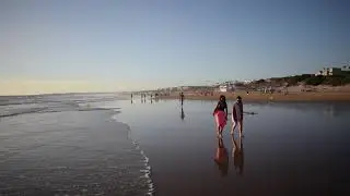 Beach at SUNSET - Relaxing Virtual Walk [1 HOUR] - Playa de La Barrosa (SPAIN)