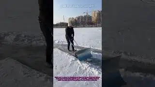 Shoveling Snow With a Push Tool: Clearing Ice-Covered Ground Fast #SnowRemoval #WinterHacks