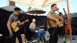 DSC 0016 The Same Old Shoes Caesar 2016 Rock around with Ollie Vee + Crazy, Crazy Lovin'