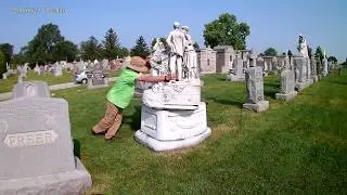 Di Salvo grave site, Mt. Carmel Cemetery