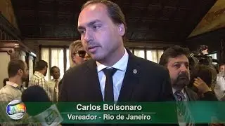 ENTREVISTA COM CARLOS BOLSONARO NA DIPLOMAÇÃO DOS ELEITOS DE 2016