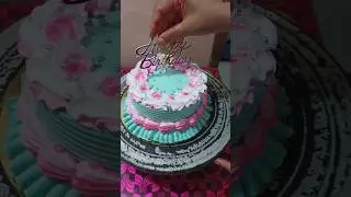 unique round cake design idea#cake #cakedecoration #roundcake#tasty🥰🥰🥰