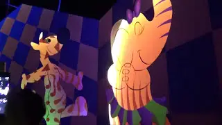 The Many Adventures of Winnie the Pooh | Disneyland | Daytime ride