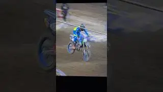Ансти побеждает во втором заезде класса 250 #yamaha #supercross