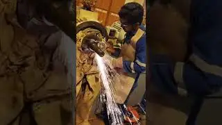 Removal of Stuck Bearing from Shaft #shorts #bearing