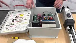 BFT Ecosol/Solar Pre-Wired Thalia L в корпусе из стекловолокна 14x12: обзор и базовое программирование