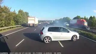 Coach crash avoided on the M40 dash cam