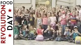 Kids in Vienna Make Delicious Salads | Food Revolution Day