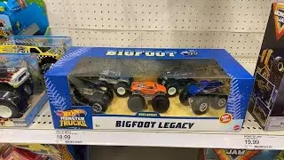 Bigfoot 5 Pack And Monster Jam Street Justice Pack Found!!!!! (Toy Hunt Ep.22)