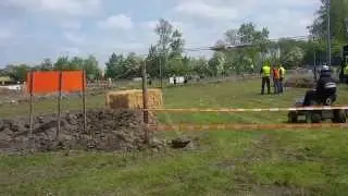 Jaap Nienhuis en Derk Bosscher opening Zitmaaierrace te Baflo 23052015
