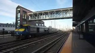 LIRR: Penn Station bound DM30AC 520+501+C3 Oyster Bay Branch Train entering Mineola