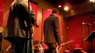 Drew Simpson performs Song for Bilbao live at Spaghettinis