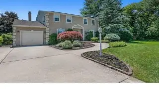 2 CONSTITUTION BOULEVARD, BERLIN, NJ Presented by Stephen Clyde.