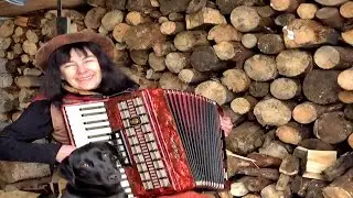 Wiesia Dudkowiak - GREEN GREEN GRASS