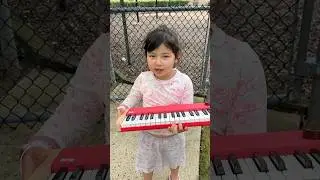 Why do I like Loog Piano? #beginnerpiano #loog #pianolearning #kidspiano #piano #toddlers