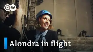 Alondra de la Parra tests out La Fura dels Baus' fly system at the Mozart Week | Musica Maestra