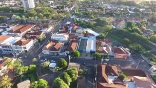 Igreja da pra&ccedil;a central - Colina - SP