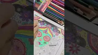 Lagi stres? Ambil buku mewarnamu dan biarkan warna-warna bekerja dengan ajaib! 🎨💆&zwj;♀️ #adultcoloring