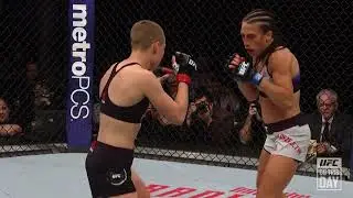 En Este Día - Abril 7: Namajunas vs Joanna 2