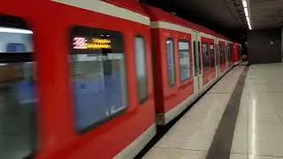 DB ET 490 bekommt Nothalt im Haltepunkt Landungsbr&uuml;cken,  26.04.23