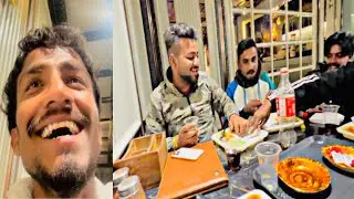 Restaurant Me Ek-Dusre Ki Plate Par Haath Maar Diya 😂 |