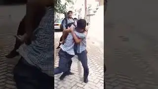 FRIENDS FIGHTING 😂😂