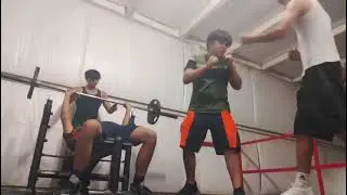 Levantando por primera vez 50 kilos pr banca 
