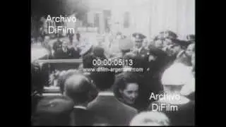 DiFilm - Cesar Perlinger asiste a un acto de la Cruz Roja 1943
