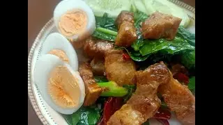 Thai food 12#100 (fried kale with crispy pork)Please press follow. Thank you