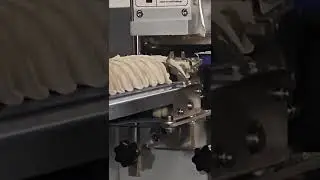 Dumpling machine #dumpling #machine #dumplingmaker #chinesefood #dumplings #dumplingshopper