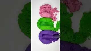 Mixing different colors of kinetic sand &ndash; what will happen? #asmr #satisfying