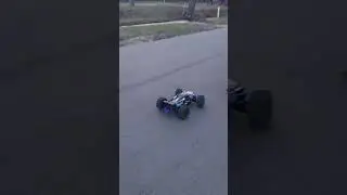 My brother's new Traxxas Sledge.