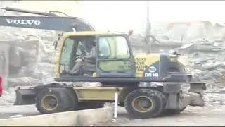 YouTube50 years old shops were Demolished Around the Empress Market Saddar Karachi ,