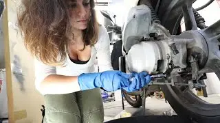 TAGLIANDO SH150 con Erika e Achille - Cambio olio Motore e Trasmissione