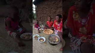 Pure Love in the Village: African Mum Serving Her Children with Joy 🍲❤️ #Shorts #africanvillagelife