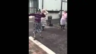 old women is very good dancing in punjabi song
