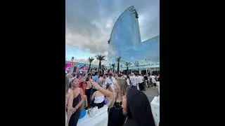 De fiesta en el #WDSS, el Wet Deck del W Barcelona