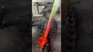 &ldquo;Oil palm harvesting hook&rdquo; #OilPalmHarvest #PalmOilIndustry #HarvestingTools #AgricultureLife