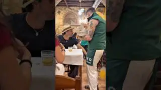 PRANK ELECTRO SHOCK RESTURANT🍽️. #prank #electro #shock #resturant #divertente #costume #reaction