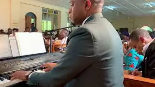 WATU WAHITAJI MUNGU. (People Need the Lord)