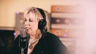 Lucinda Williams - Lu's Jukebox;  Southern Soul From Memphis to Muscle Shoals & More
