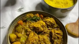 Poulet au curry avec du riz (recette sénégalaise)