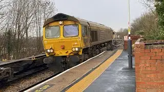 Inevitably they arrive together! 66511 4E81 & 66705 &ldquo;Golden Jubilee&rdquo; 4L66 Lea Road 20/12/2025