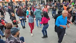 ✌️😃🤷Se llama LA AVISPA..a quitarse el frío con un bailongo..plaza hijas de tampico 🇲🇽 💃💯 puro sabor😃